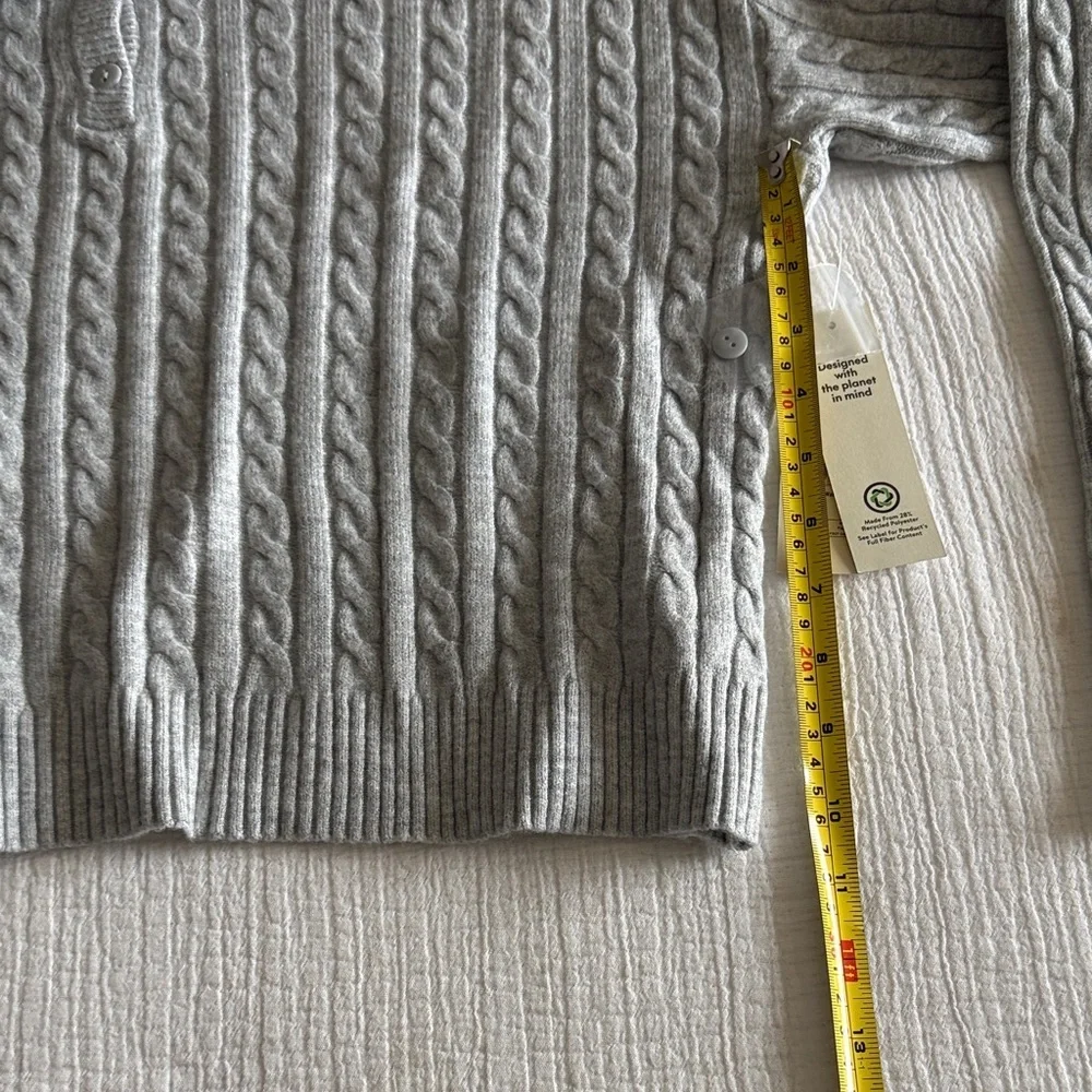 No Boundaries cropped cable